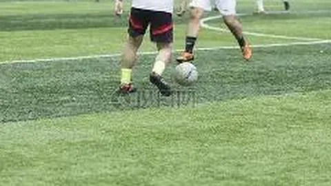 郭艾伦透露眼部受伤，队友深感自责，俱乐部回应训练事故